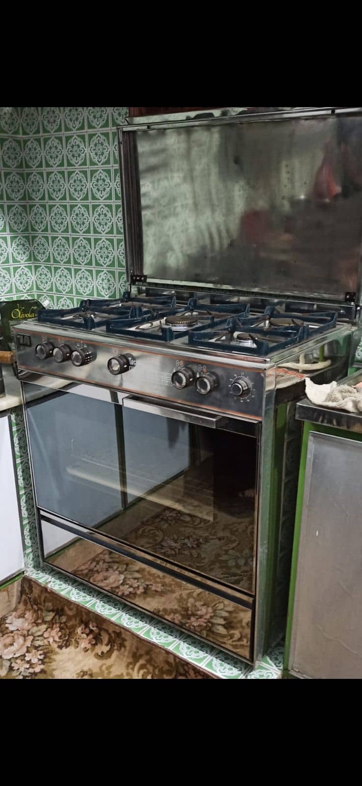 Pre-Loved Gas Oven: Bake Your Way to Deliciousness! 2
