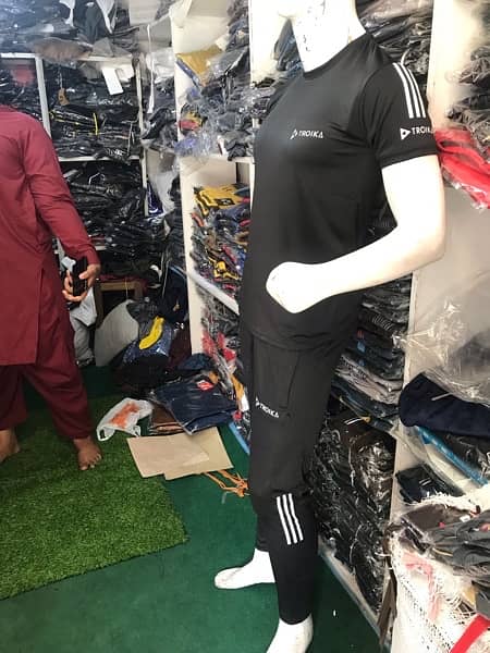 Men wearing Track suit Hole sale Rate 5