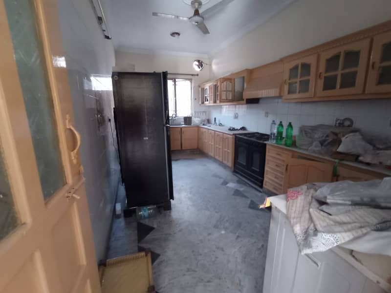 12 Marla upper portion for rent in airport housing society sector 3 6