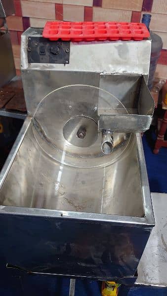 chocolate making machine for sale and molds are available 0
