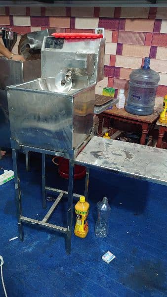 chocolate making machine for sale and molds are available 1