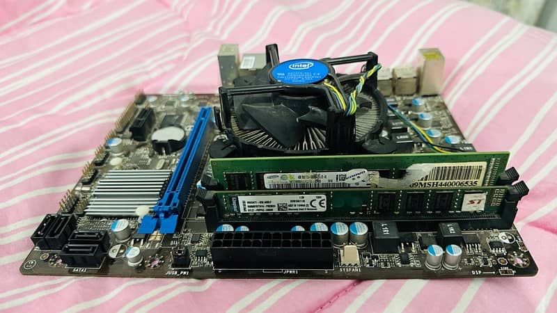 Xeon E3 1240 v2 (i7 3rd generation) + MSI H61+ 12gb Ram combo 1