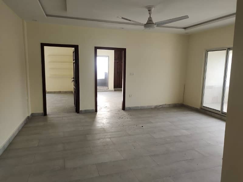 2000 Square Feet Flat In E-11 Is Available For rent 0