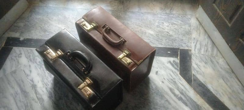 sale Representative leather bags 0