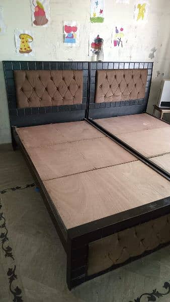 single beds with Medicated Mattresses 4