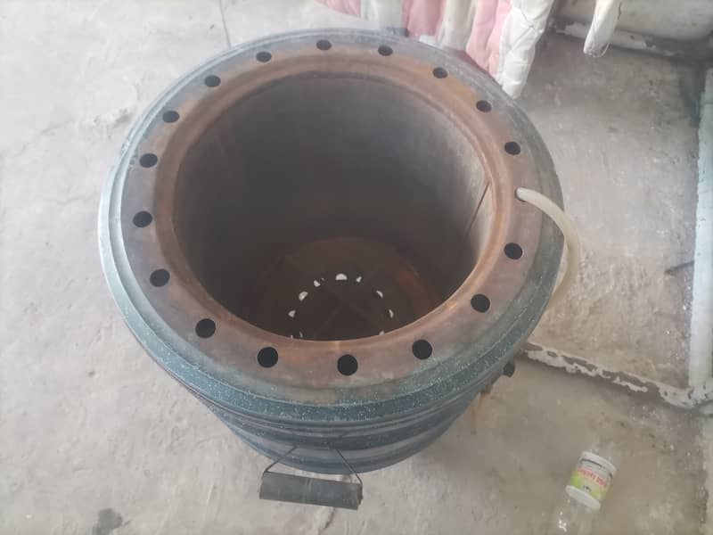 MERY PAS AIK TANDOOR PACKING WALA FULL WORKING CONDITION MA FOR SALE H 4