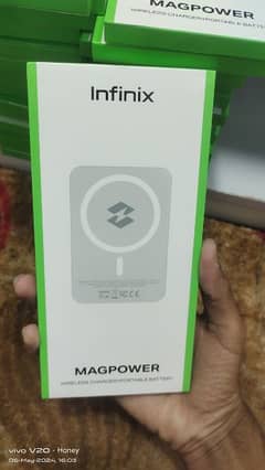 inFinix wireless mag save charger 20W