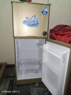 Brand New condition Dowlance refrigerator small size 03268554147
