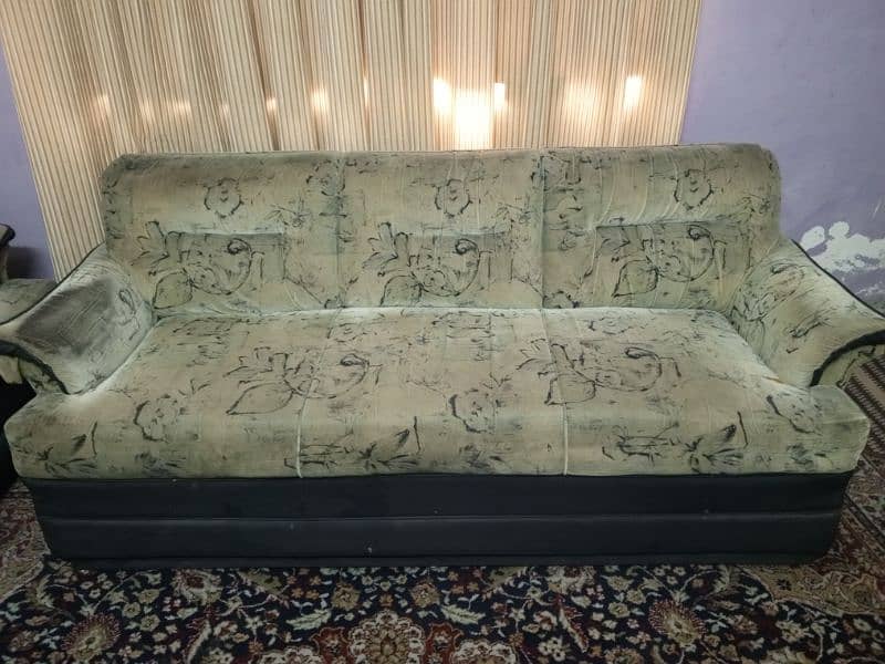 7 seater sofa for sale.   good condition 0