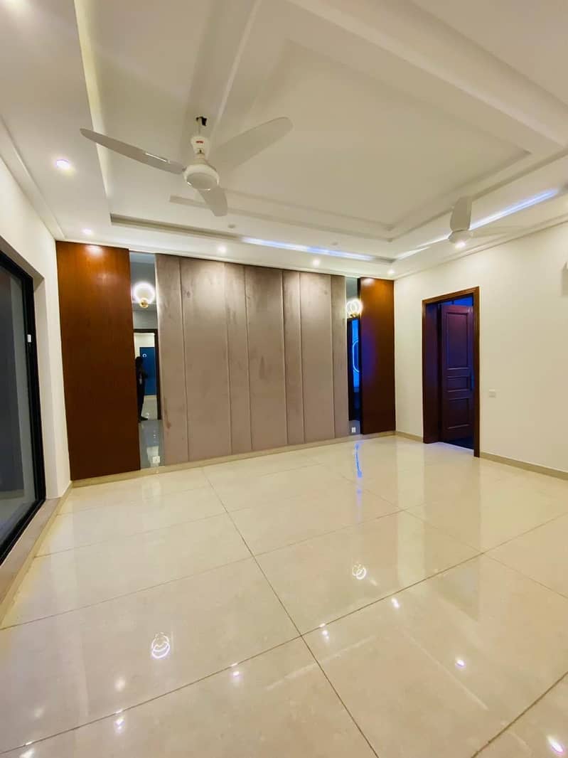 1 KANAL LAVISH HOUSE FOR RENT IN PHASE 6 4