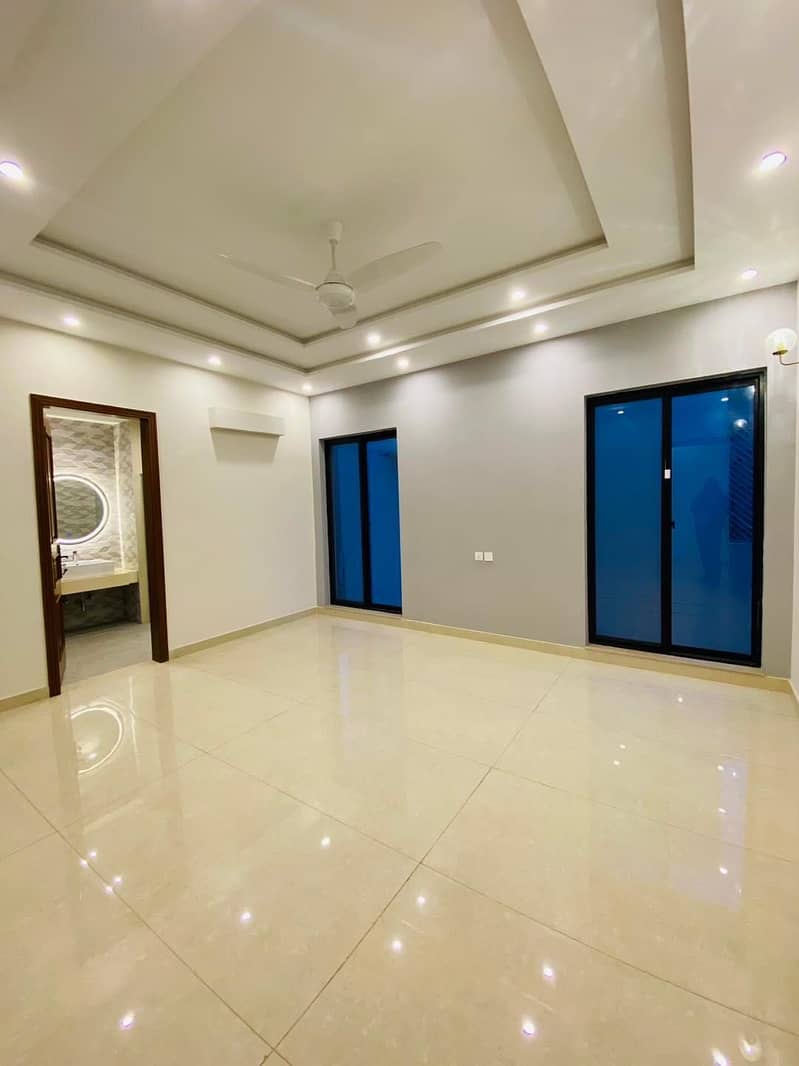 1 KANAL LAVISH HOUSE FOR RENT IN PHASE 6 8