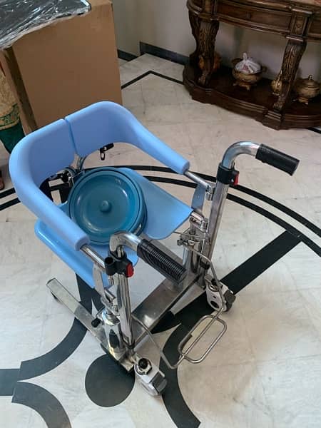 Hydraulic/Transfer Wheelchair 0