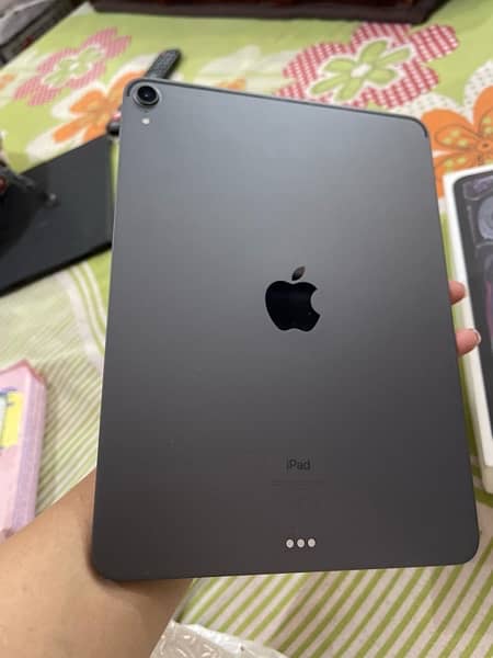 iPad Pro 11 inches memory 512 GB 3