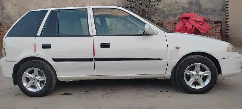 nice car new condition 6