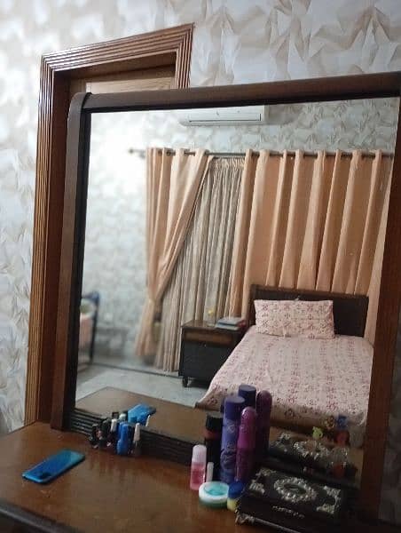 dressing table with mirror 2