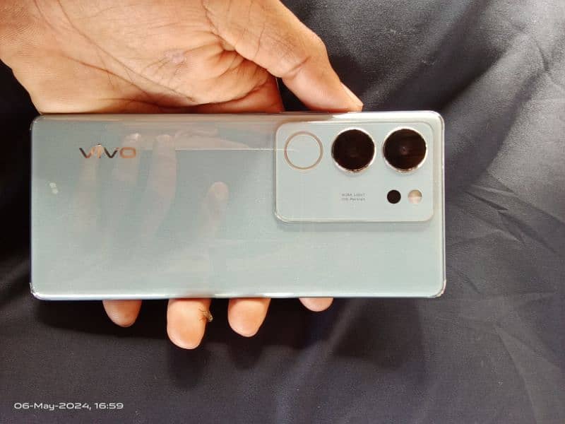 VIVO V-29 0