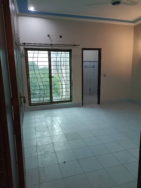 10 MARLA FIRST FLOOR PORTION FOR RENT 15