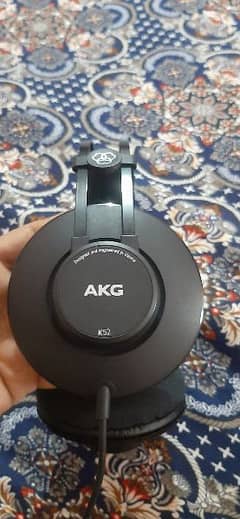 akg k52 back closed monitor headphone