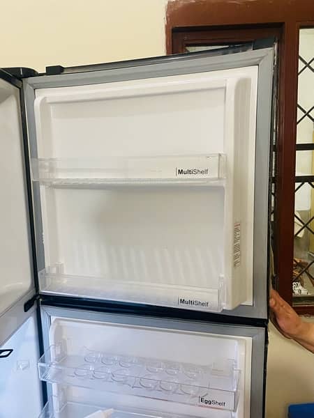 almost new dawlence refrigerator 2