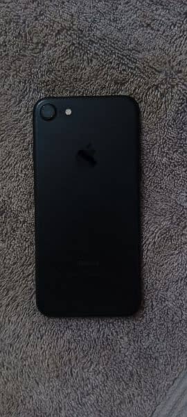 iphone 7 mint condition non pta 1