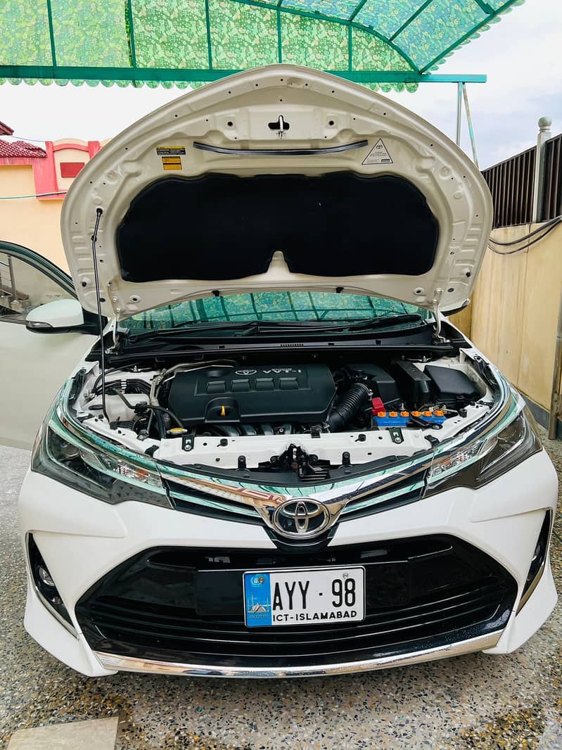 Toyota Corolla Altis Grande X CVT-i 1.8 Beige Interior 2022 13