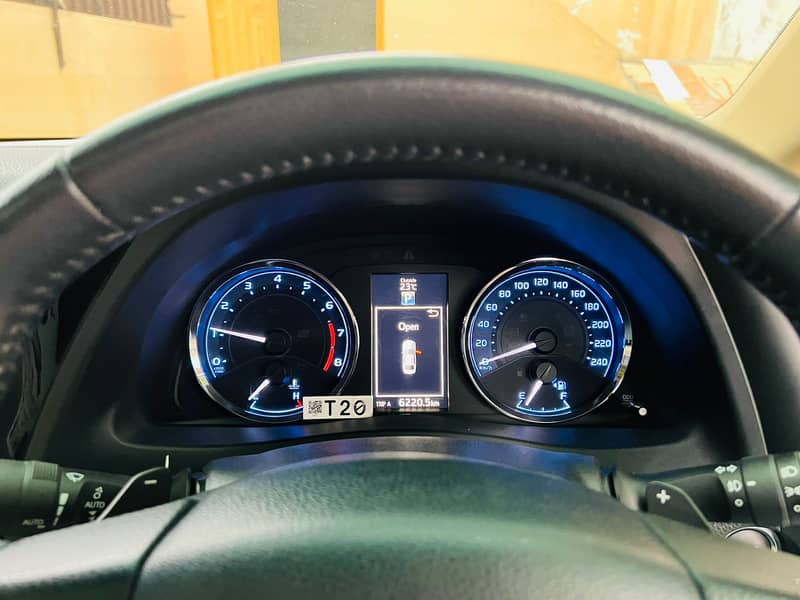 Toyota Corolla Altis Grande X CVT-i 1.8 Beige Interior 2022 19