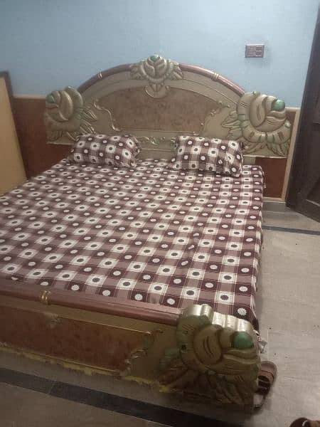 beautiful and good looking big bed with diamond foam 0