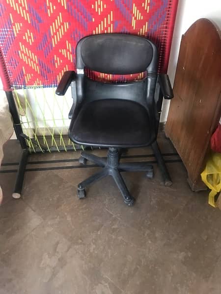 revolving office chair 0