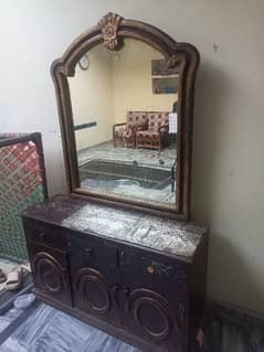Dressing table for sale price 9000 WhatsApp number: 03149568315