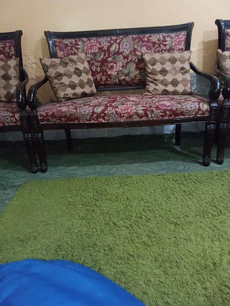 5 seater bedroom/ Lounge wooden sofa chairs set 8