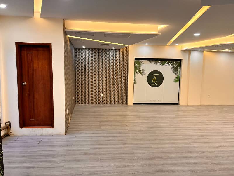 Area 1100 Square Feet commercial Office For Rent On Gulberg 3 Lahore 0