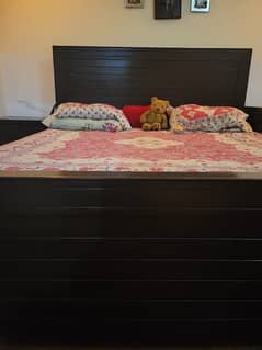 Complete king size bed set for sale