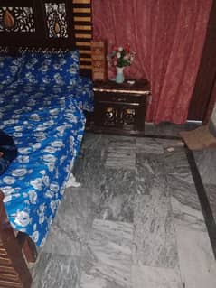 I want to sale a queen size wooden bed . 03002361166