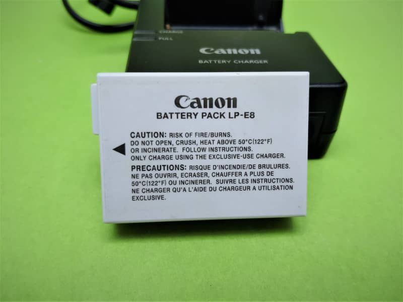 canon d700 with 18 / 55 kit lens 14