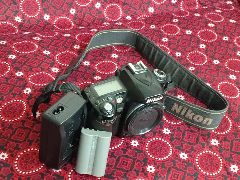 Nikon D90 DSLR camera. 3