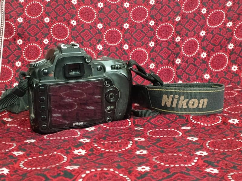 Nikon D90 DSLR camera. 5