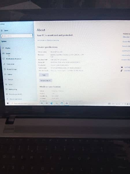 Lenovo ThinkPad E570 Core i3 6th Gen 4GB Ram 256GB SSD 1 0