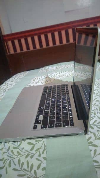 Macbook pro 2011 early core i5 special edition Count in 2012 1