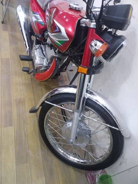 Honda 125 2023 neat and clean lush condition  0312//69//15/811 7