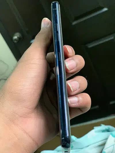Lg g8 with cover and charger 1