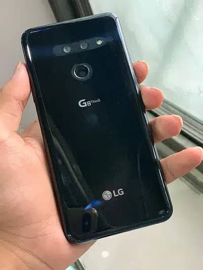 Lg g8 with cover and charger 4