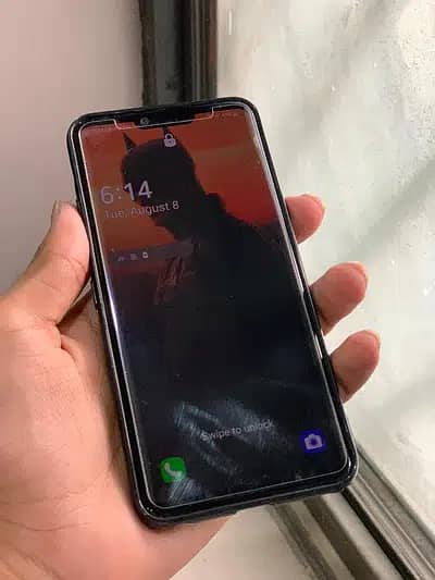 Lg g8 with cover and charger 5
