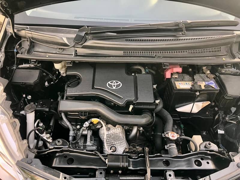 Toyota Vitz 2017 B2B original 9