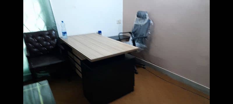 office Executive table 0