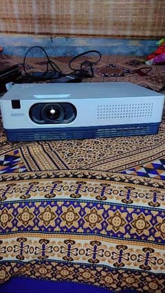 projector urgent sale 4000 lumens Roof stand with all fittings 5 VGA