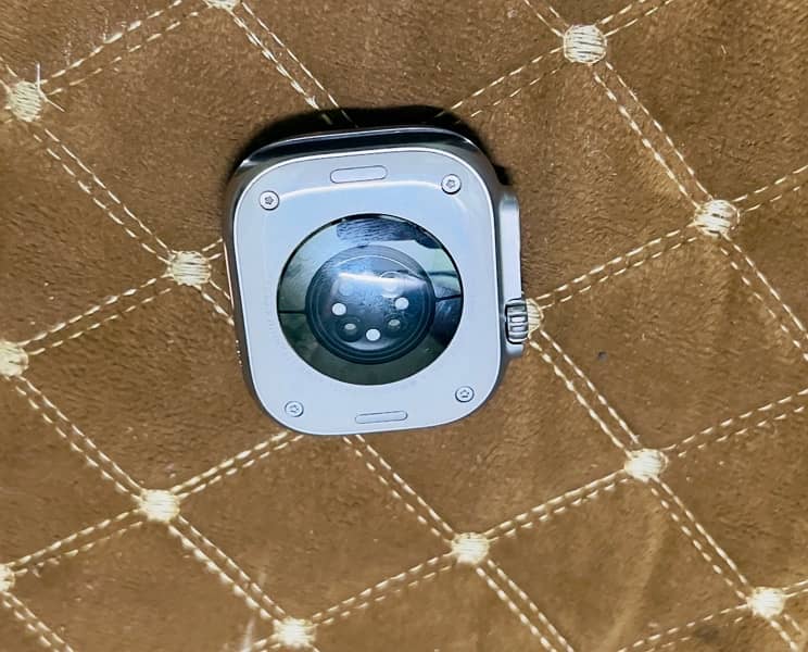 Apple Watch Ultra 49mm Titanium 0