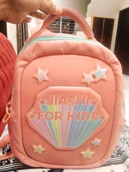 used school bag in gud condition 2