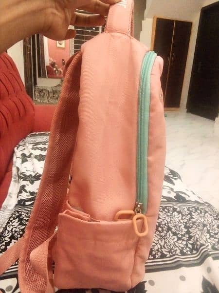 used school bag in gud condition 3