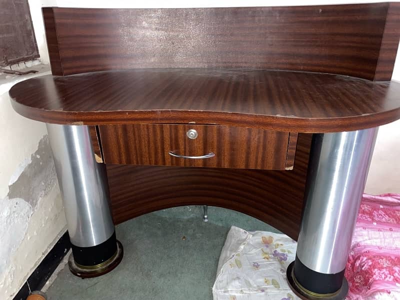 reception counter for sell 1