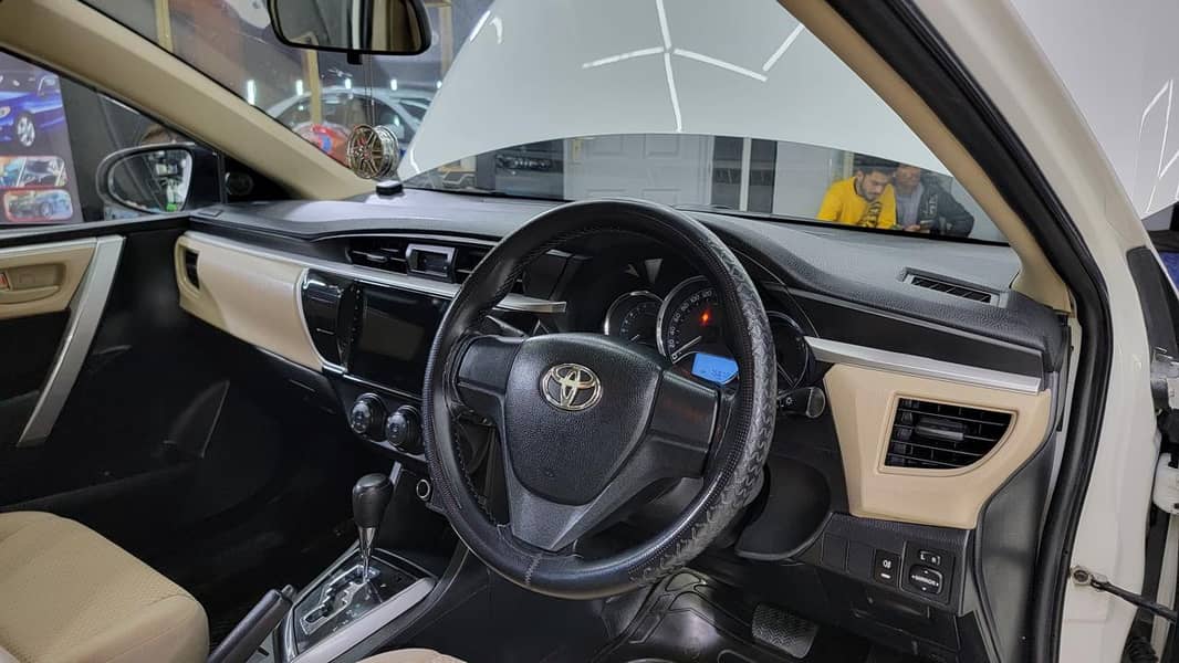 Toyota Corolla Altis 2017 4